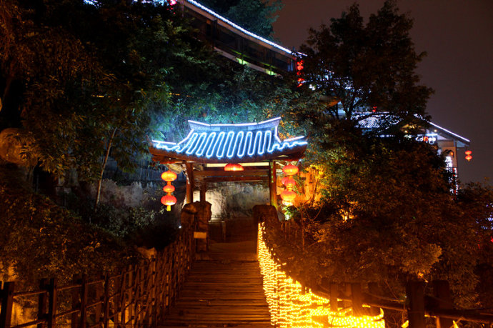 重庆人的休闲胜区 夜色中的洪崖洞