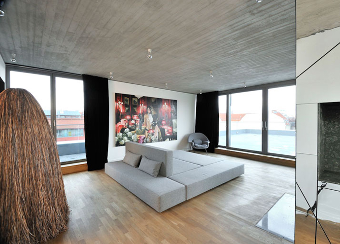 -ָ¥A Penthouse in Berlin by LecaroliMited