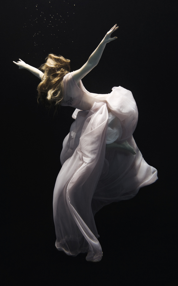 Nadia MoroˮΨװӰ